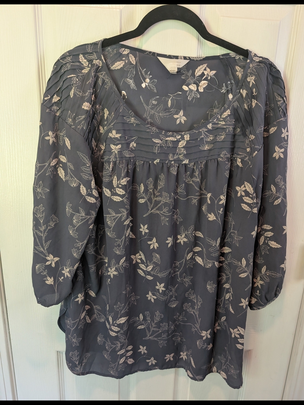 LC Lauren Conrad Slate Gray Floral Pintuck Blouse